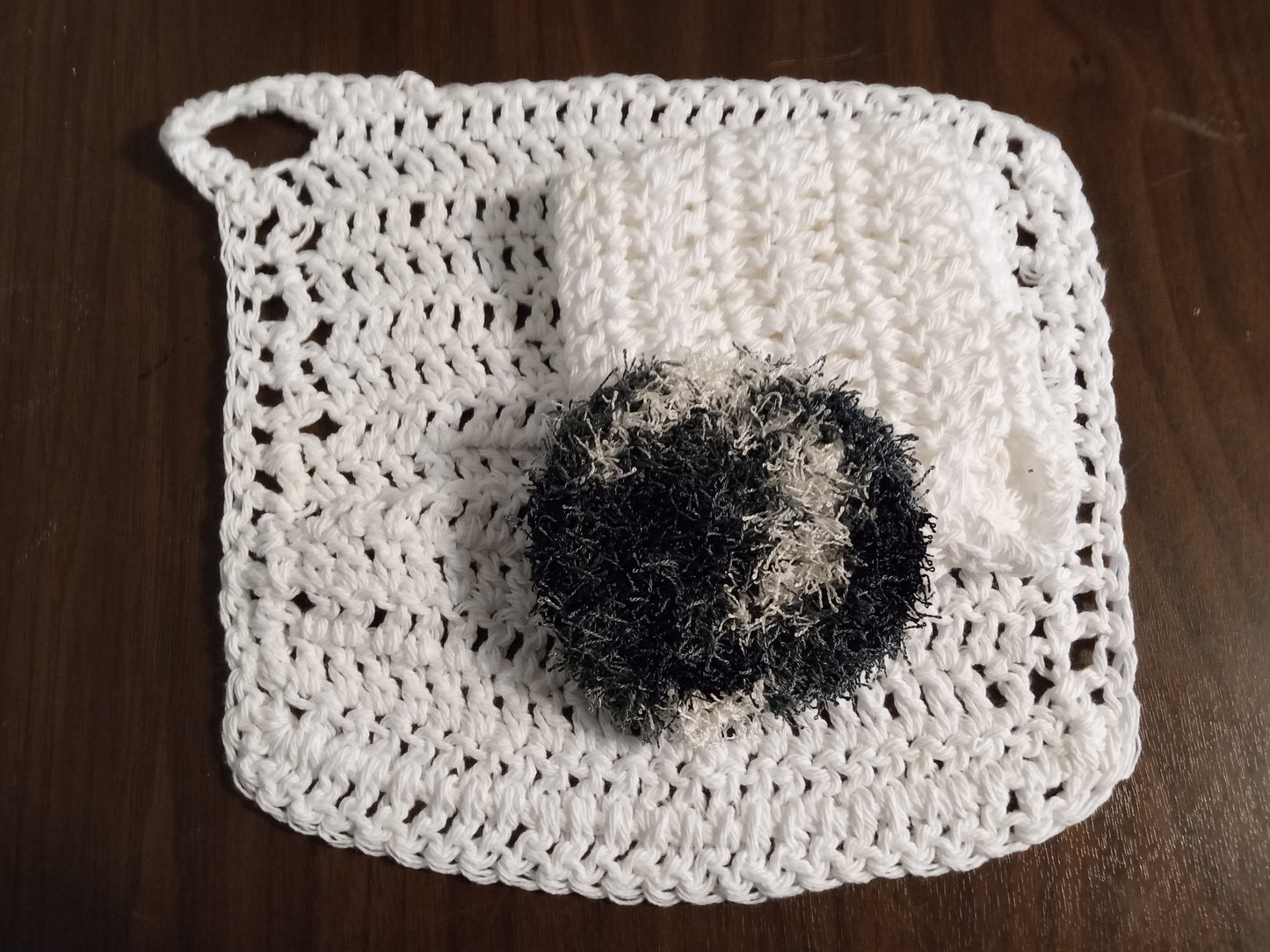 White Dishcloth with Black/White Scrub Eaze Scrubby